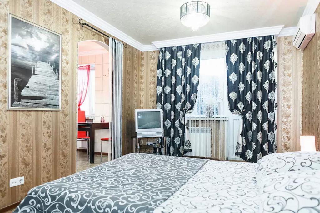 Apartment on Nezalezhnoy Ukrаiny near Intourist Hotel Запорожье Экстерьер фото